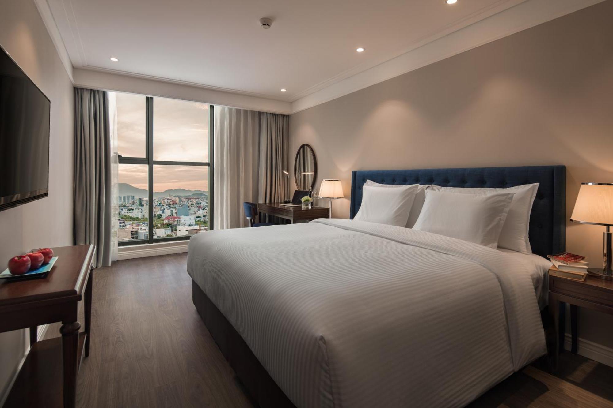 Căn hộ Luxury With Ocean View - 1 Minute To *